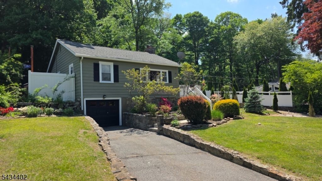 37 Grandview Ave, Jefferson Twp., NJ 07460