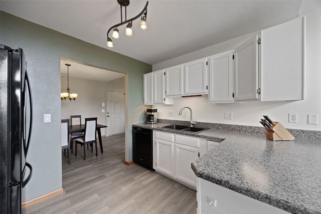 4131 Blue Jay Drive NE C, Cedar Rapids, IA 52402