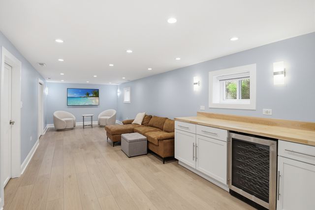 318 Hibbard Road, Wilmette, IL 60091