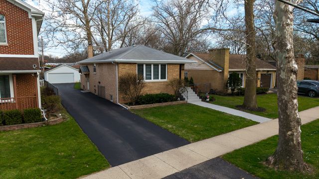 318 Hibbard Road, Wilmette, IL 60091