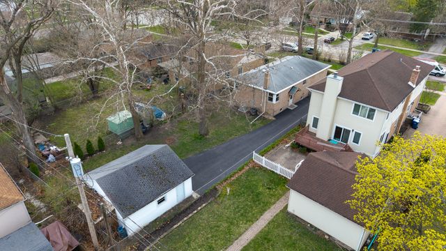 318 Hibbard Road, Wilmette, IL 60091