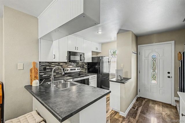 8198 S Columbine Court, Centennial, CO 80122