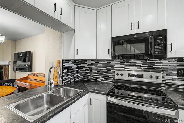 8198 S Columbine Court, Centennial, CO 80122