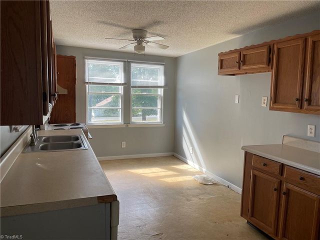 4404 Vickrey Chapel Road, Jamestown, NC 27282