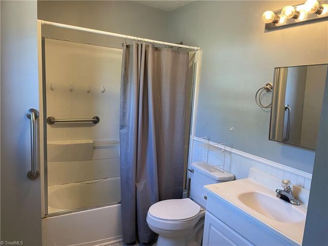 4404 Vickrey Chapel Road, Jamestown, NC 27282