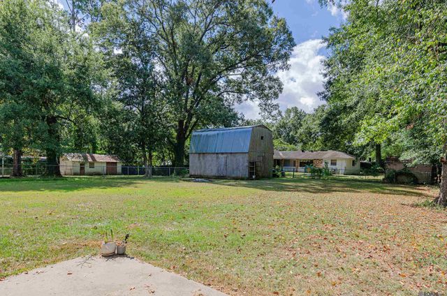 660 Lakeview Dr, Denham Springs, LA 70726
