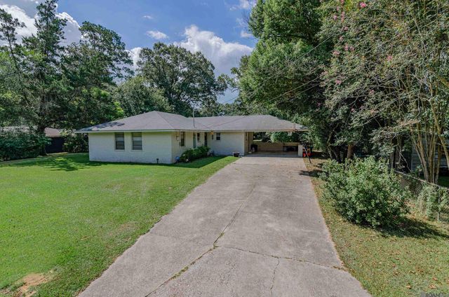 660 Lakeview Dr, Denham Springs, LA 70726