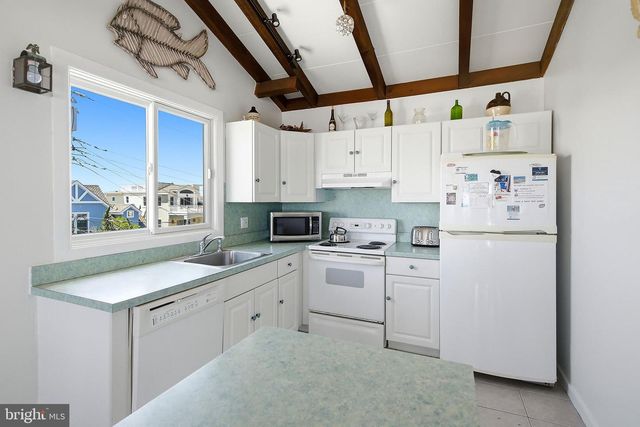 201 JEFFERIS AVE, Beach Haven, NJ 08008
