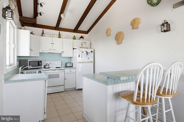 201 JEFFERIS AVE, Beach Haven, NJ 08008