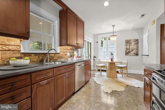 923 ARRAN RD, Baltimore, MD 21239
