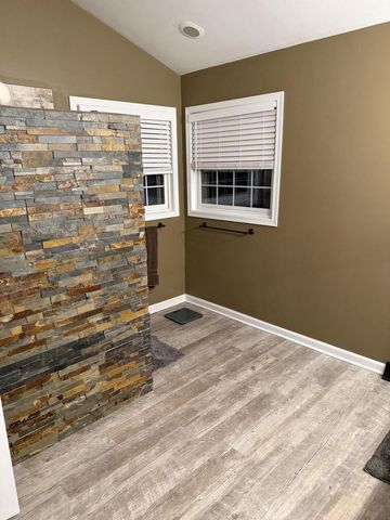 5350 W Yale DRIVE, Franklin, WI 53132