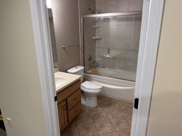 5350 W Yale DRIVE, Franklin, WI 53132