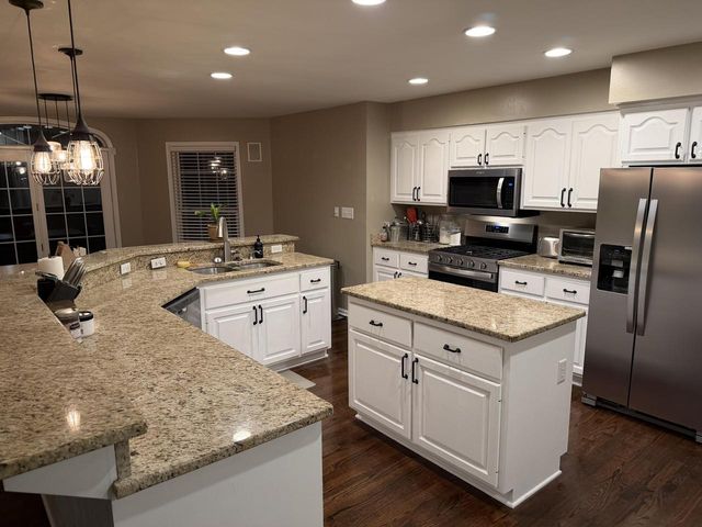 5350 W Yale DRIVE, Franklin, WI 53132