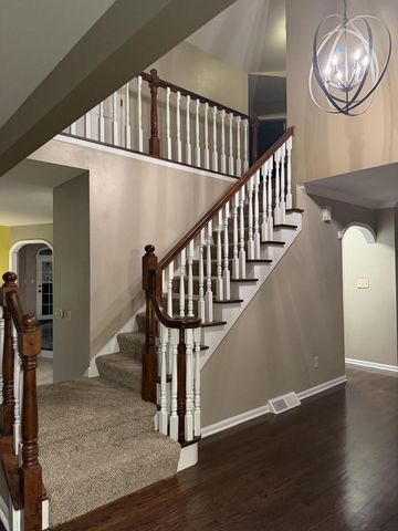 5350 W Yale DRIVE, Franklin, WI 53132