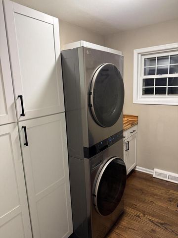 5350 W Yale DRIVE, Franklin, WI 53132