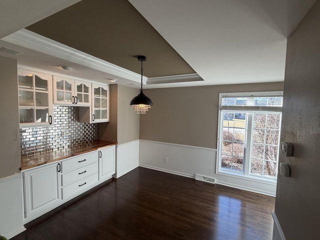 5350 W Yale DRIVE, Franklin, WI 53132