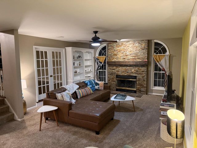 5350 W Yale DRIVE, Franklin, WI 53132