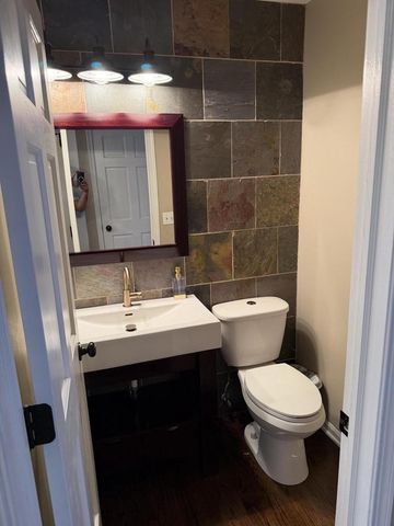 5350 W Yale DRIVE, Franklin, WI 53132