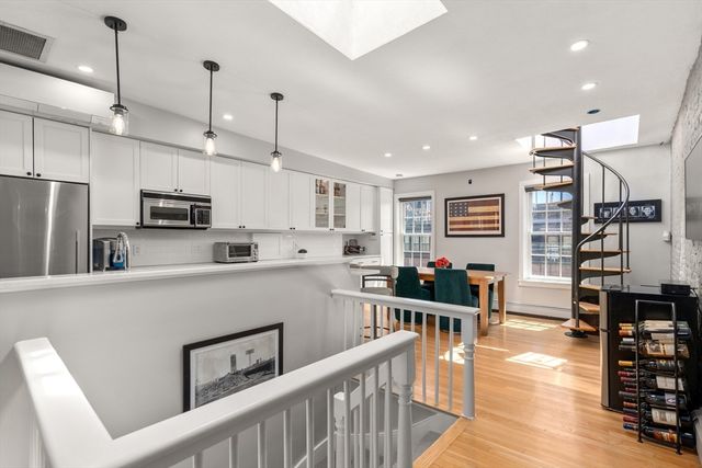 11 Dartmouth Place 3, Boston, MA 02116