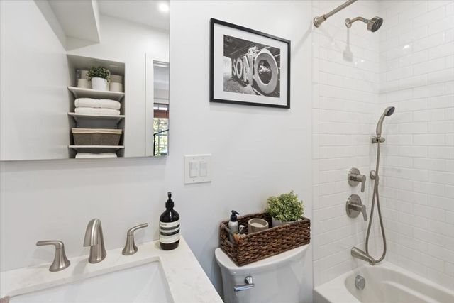 11 Dartmouth Place 3, Boston, MA 02116