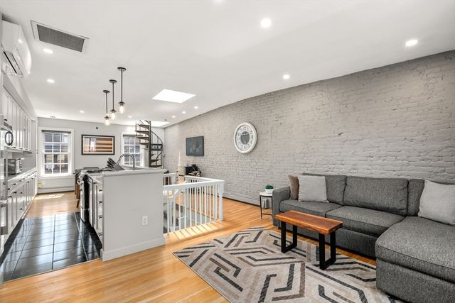 11 Dartmouth Place 3, Boston, MA 02116