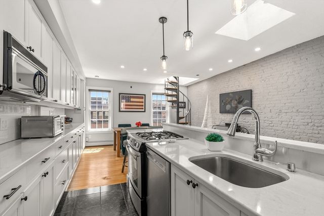 11 Dartmouth Place 3, Boston, MA 02116