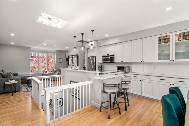 11 Dartmouth Place 3, Boston, MA 02116