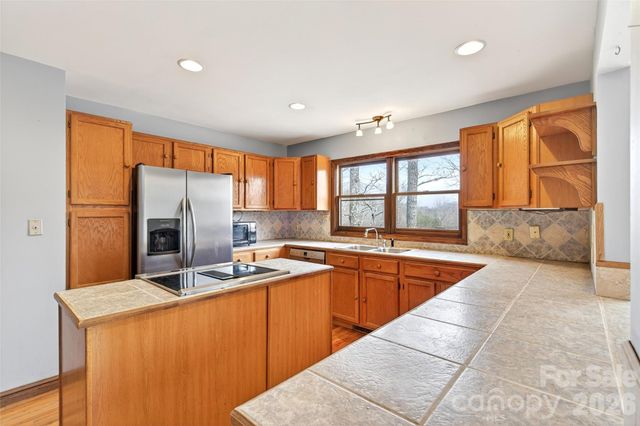 169 Hilltop Road, Black Mountain, NC 28711