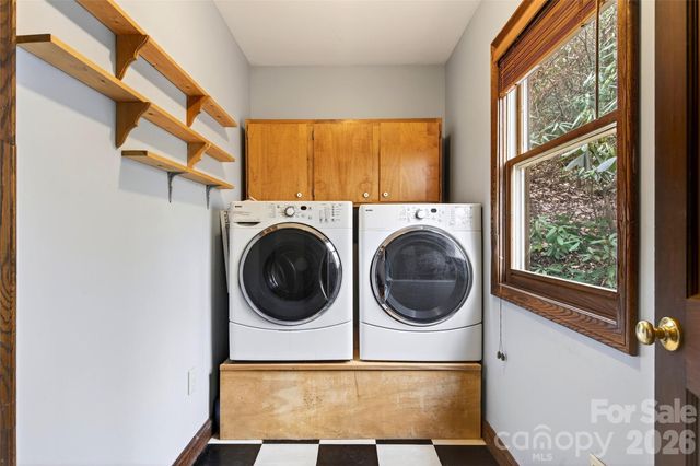 169 Hilltop Road, Black Mountain, NC 28711