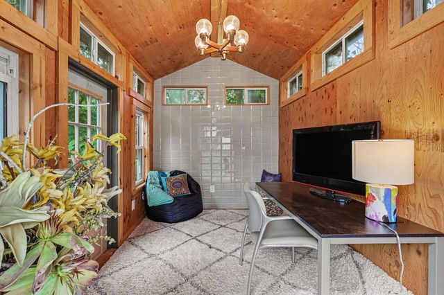 170 E 35th Street, Holland, MI 49423
