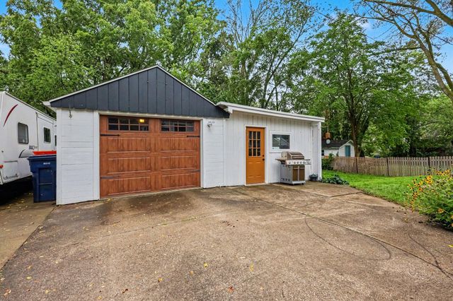 170 E 35th Street, Holland, MI 49423