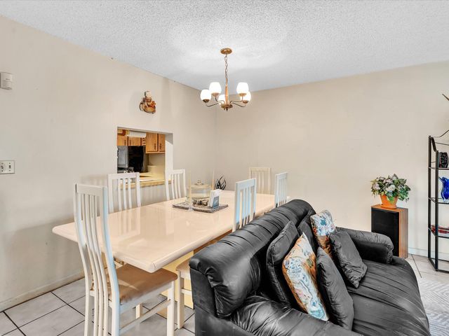 2800 NW 56th A404, Lauderhill, FL 33313