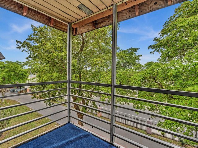 2800 NW 56th A404, Lauderhill, FL 33313