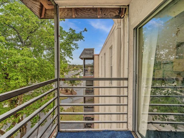 2800 NW 56th A404, Lauderhill, FL 33313