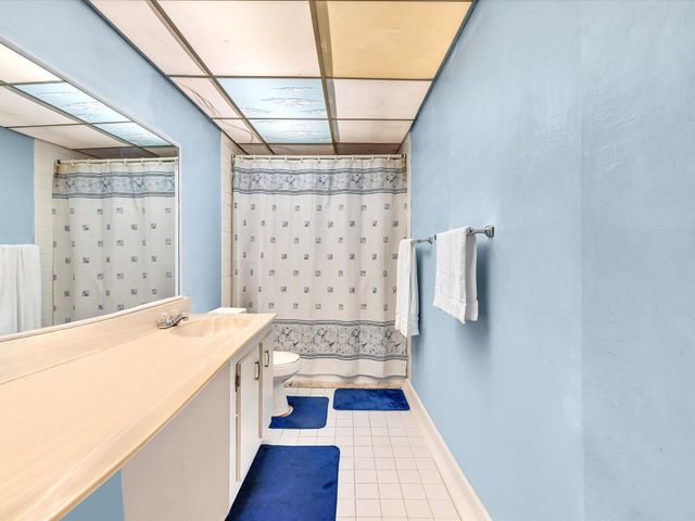 2800 NW 56th A404, Lauderhill, FL 33313