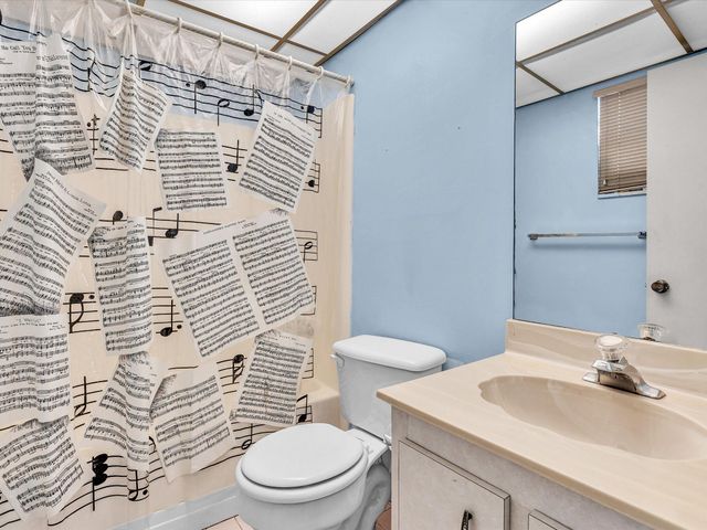 2800 NW 56th A404, Lauderhill, FL 33313