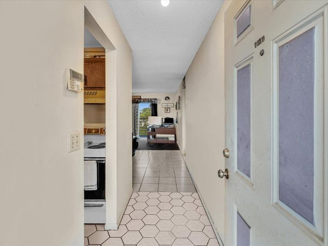 2800 NW 56th A404, Lauderhill, FL 33313