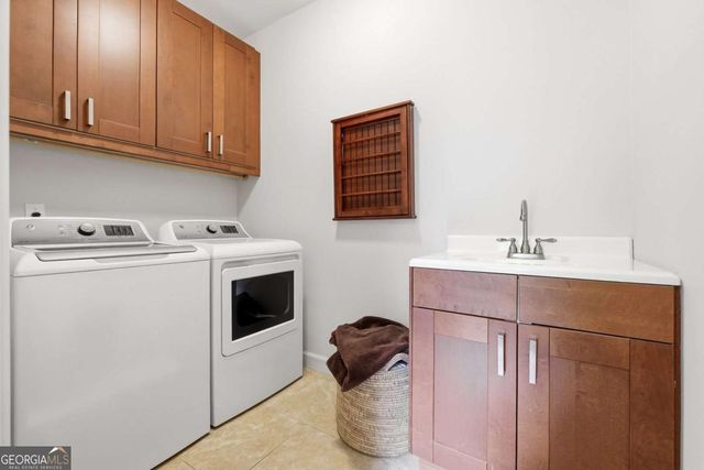1095 Laurian Park Drive, Roswell, GA 30075