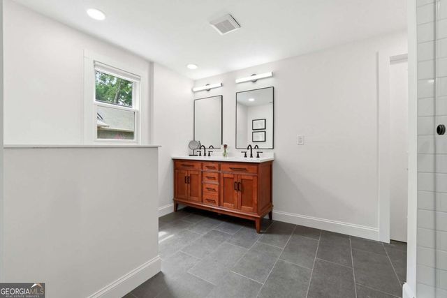 1095 Laurian Park Drive, Roswell, GA 30075