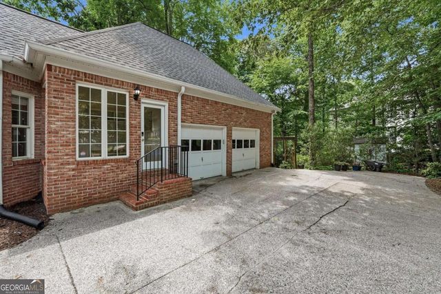 1095 Laurian Park Drive, Roswell, GA 30075