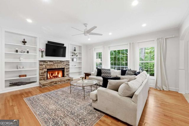 1095 Laurian Park Drive, Roswell, GA 30075