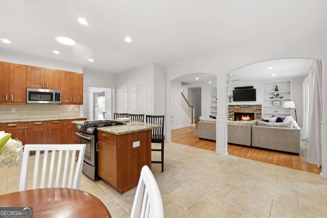 1095 Laurian Park Drive, Roswell, GA 30075