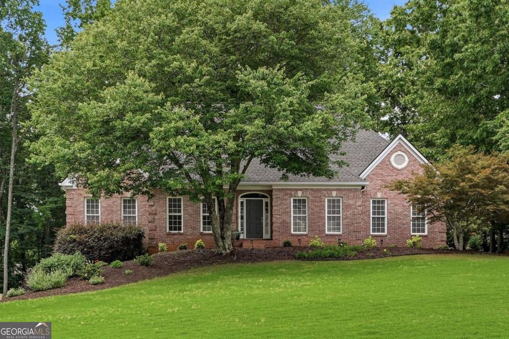 1095 Laurian Park Drive, Roswell, GA 30075