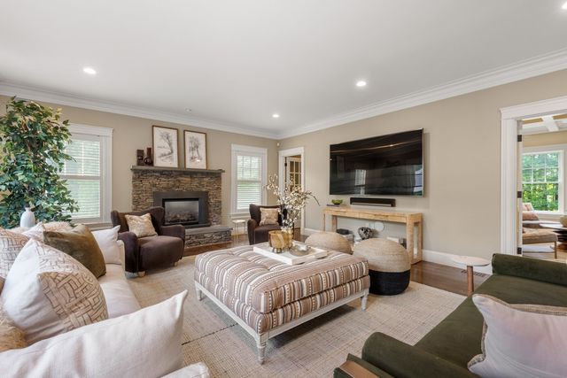 99 Country Way, Needham, MA 02492