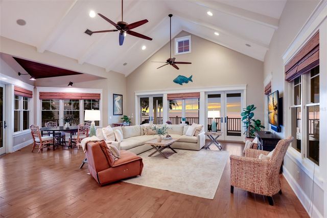 526 56TH STREET, Holmes Beach, FL 34217