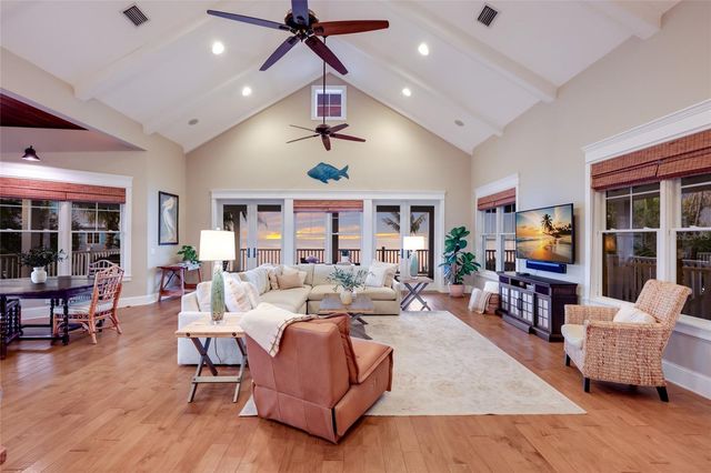 526 56TH STREET, Holmes Beach, FL 34217