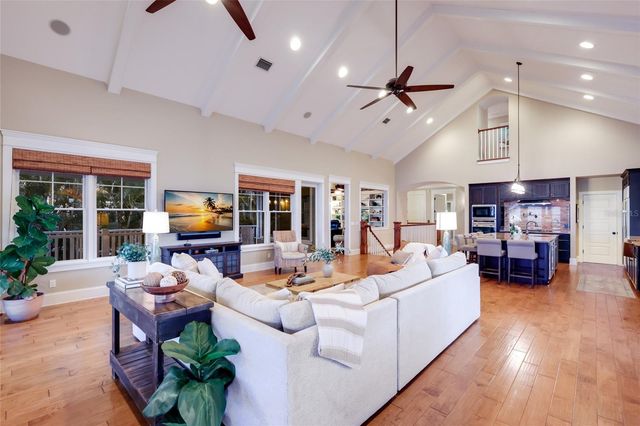 526 56TH STREET, Holmes Beach, FL 34217