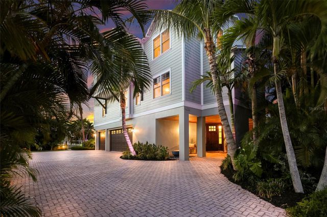 526 56TH STREET, Holmes Beach, FL 34217