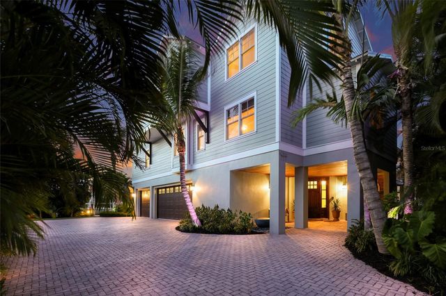 526 56TH STREET, Holmes Beach, FL 34217
