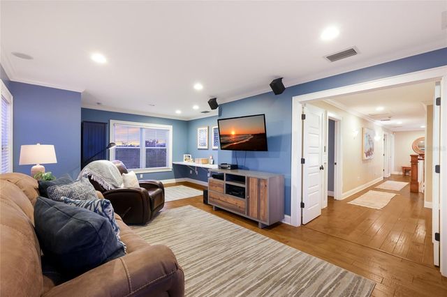 526 56TH STREET, Holmes Beach, FL 34217